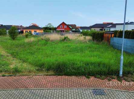 . | Prodej - pozemek pro bydlení, 818 m²
