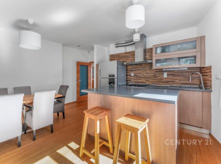 Pronájem bytu, 3+kk, 72 m²