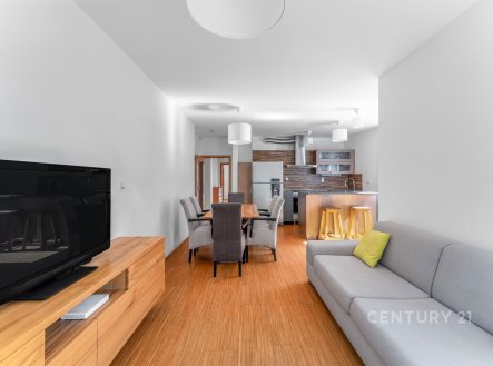 Pronájem bytu, 3+kk, 72 m²