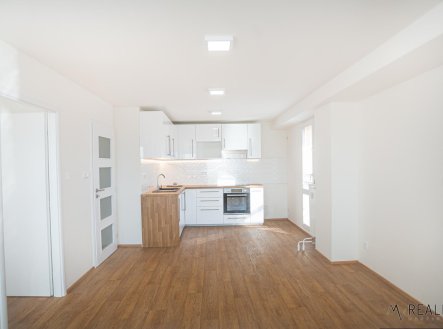 Pronájem bytu, 2+kk, 57 m²