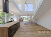 Pronájem - dům/vila, 248 m²