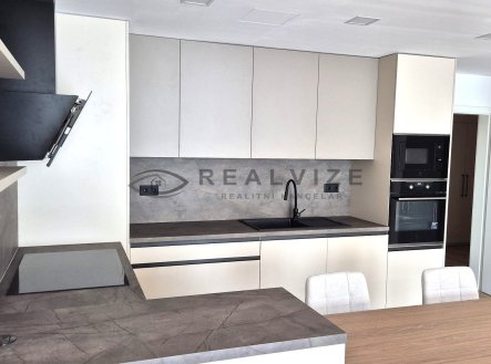 Pronájem bytu, 4+kk, 121 m²