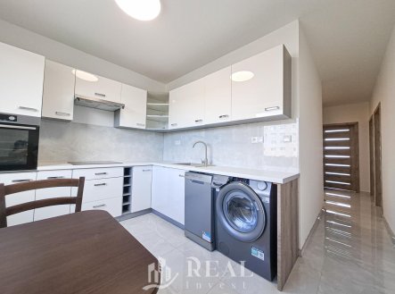Prodej bytu, 4+1, 77 m²