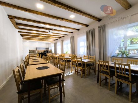 Prodej komerčního objektu, jiný, 717 m²