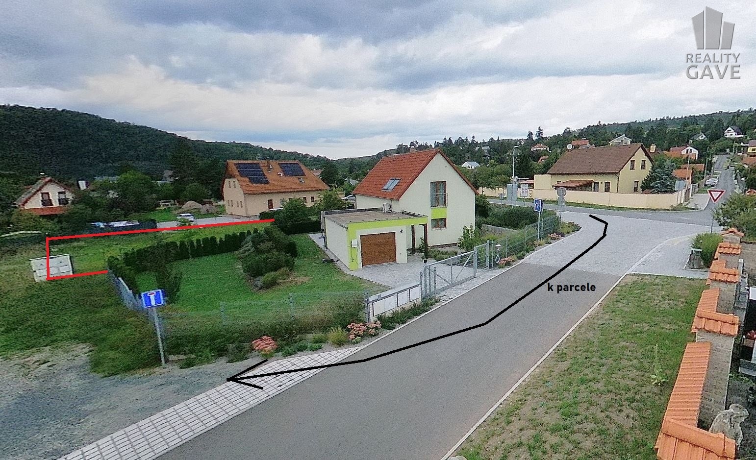 sjezd z ul. Karlštejnská