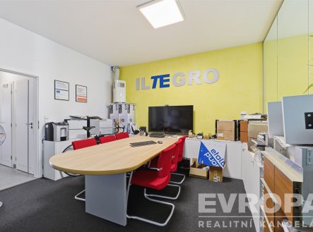 Pronájem kanceláře, 80 m²