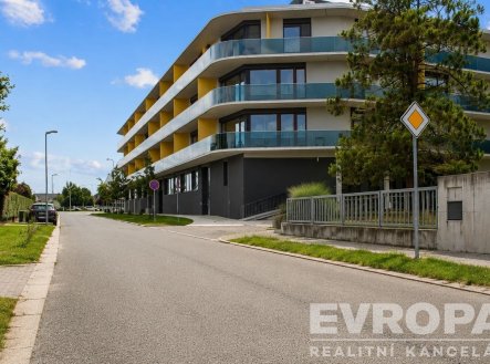 Pronájem bytu, 2+kk, 58 m²