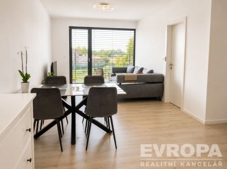 Pronájem bytu, 2+kk, 58 m²