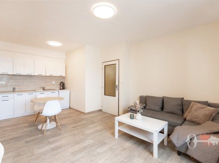Pronájem bytu, 2+kk, 43 m²