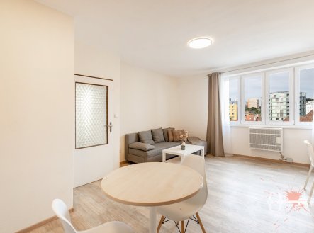 Pronájem bytu, 2+kk, 43 m²