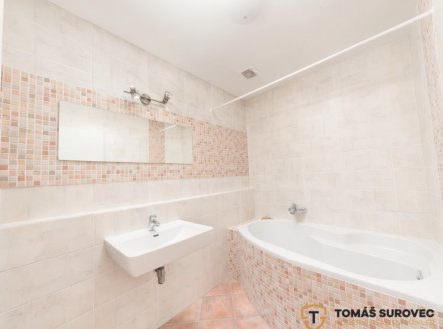Pronájem bytu, 3+kk, 82 m²