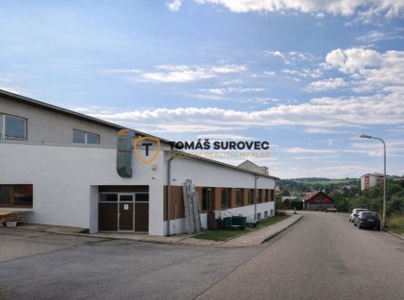 Pronájem skladu, 900 m²