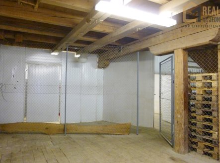 Pronájem komerčního objektu, sklad, 763 m²