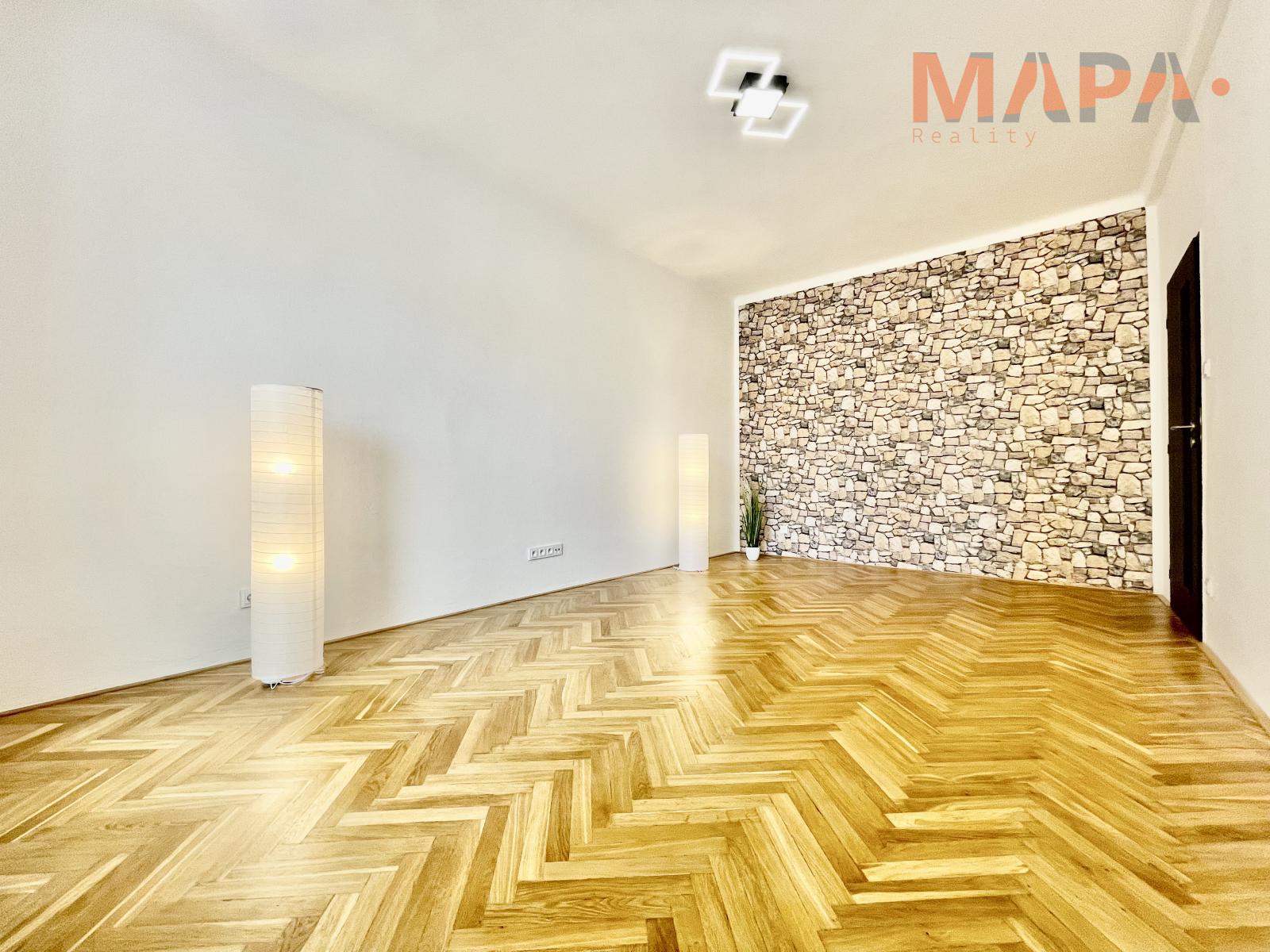 living room1.jpg