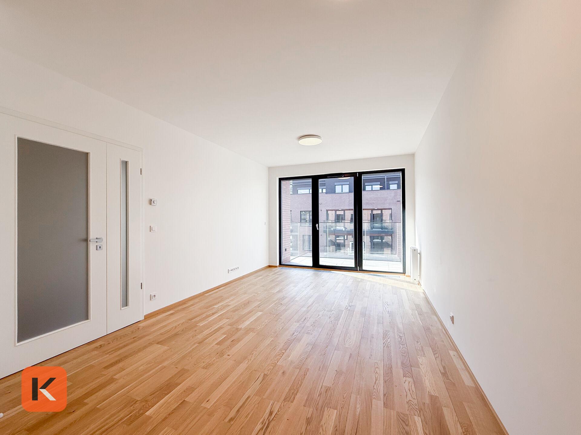 Pronájem nového bytu 2+kk s balkonem a sklepem – Rezidence Blízká, Praha 8 – Karlín
