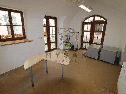 Pronájem kanceláře, 65 m²