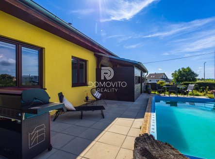 Bazén, terasa | Prodej - dům/vila, 106 m²
