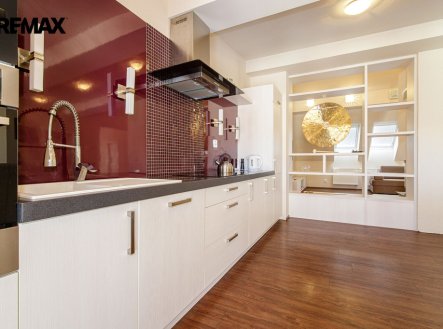 Pronájem bytu, 2+kk, 108 m²