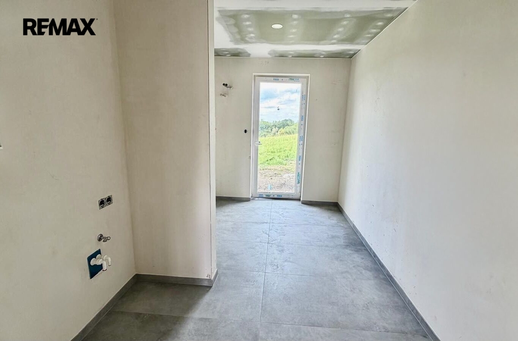 12dee6f9-9b02-4ad6-8552-540877a809d3.jpeg