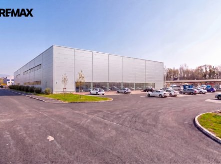 Pronájem obchodní prostory, 1 800 m²