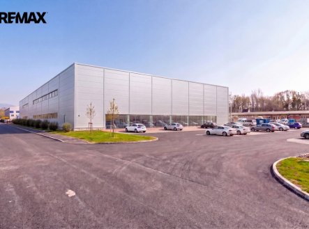 Pronájem obchodní prostory, 1 800 m²