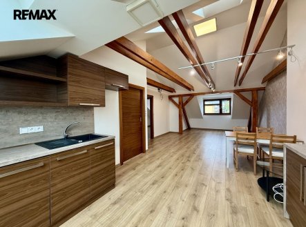 Pronájem bytu, 2+kk, 80 m²