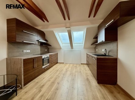 Pronájem bytu, 2+kk, 80 m²