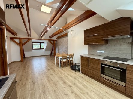Pronájem bytu, 2+kk, 80 m²