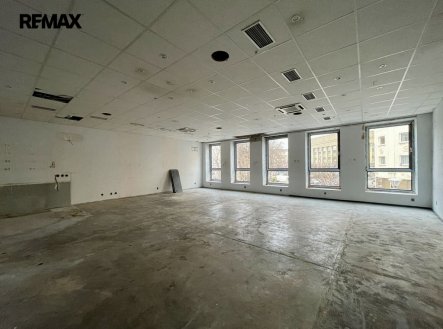 Pronájem obchodní prostory, 111 m²