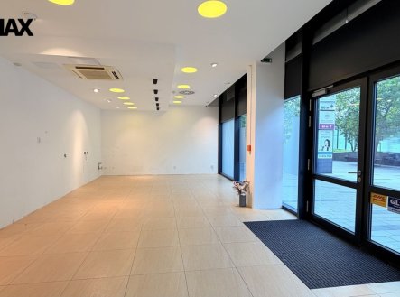 Pronájem obchodní prostory, 86 m²