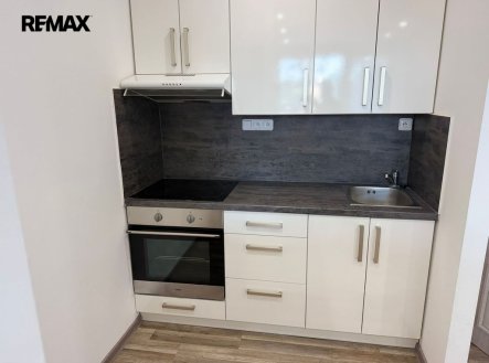 Pronájem bytu, 1+kk, 31 m²