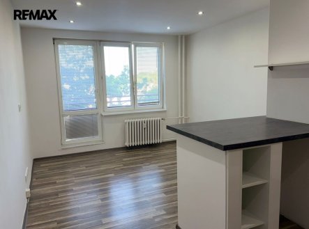 Pronájem bytu, 1+kk, 31 m²