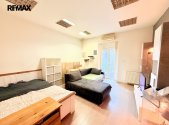 Pronájem bytu, 1+kk, 60 m²
