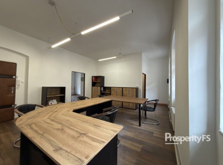 Pronájem kanceláře, 55 m²