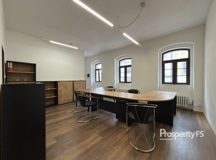 Pronájem kanceláře, 55 m²