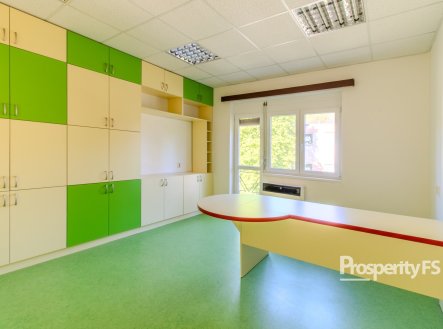 Pronájem obchodní prostory, 70 m²