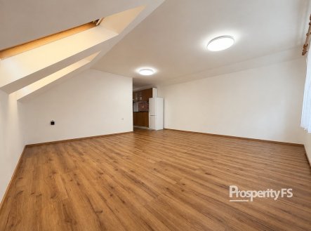 Pronájem bytu, 1+kk, 35 m²