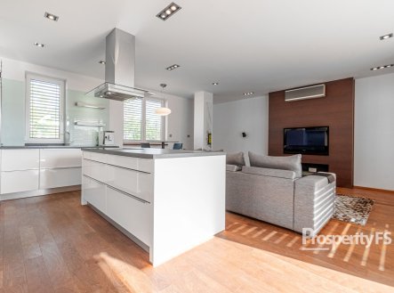 Pronájem bytu, 4+kk, 100 m²