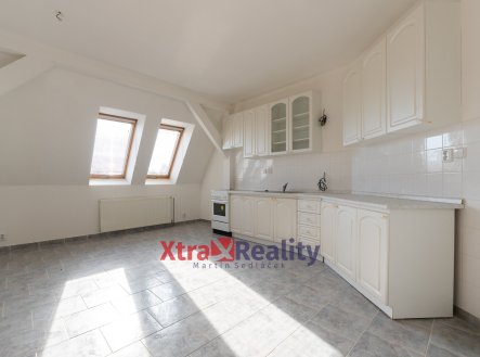 Prodej komerčního objektu, jiný, 2 300 m²