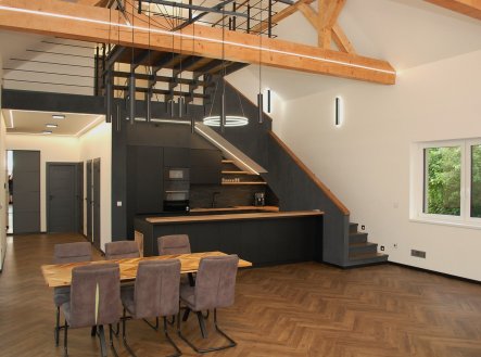 Místo s nádechem ladovské idyly, kde zapomenete na shon okolního světa. | Prodej - dům/vila, 236 m²