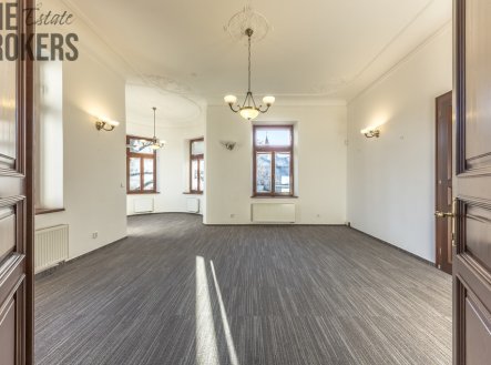 Pronájem kanceláře, 230 m²