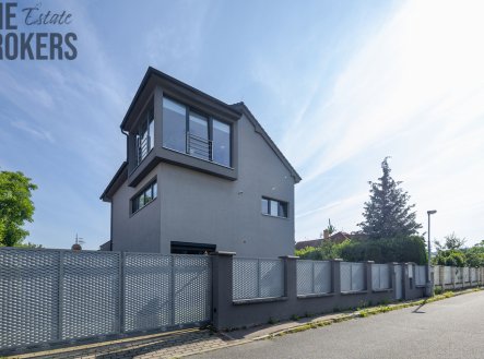 Pronájem domu/vily, 300 m²