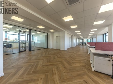 Pronájem kanceláře, 375 m²