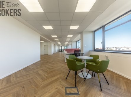 Pronájem kanceláře, 375 m²