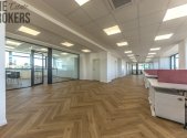 Pronájem kanceláře, 375 m²