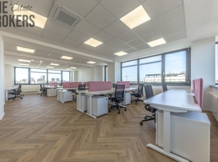Pronájem kanceláře, 375 m²