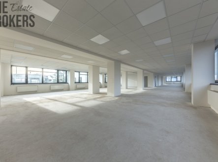 Pronájem kanceláře, 375 m²