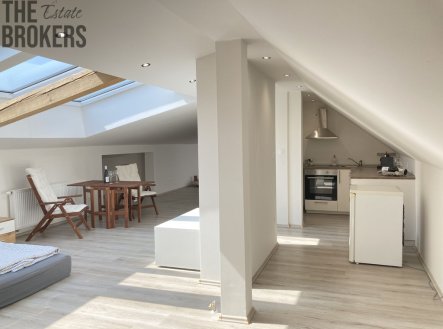 Pronájem bytu, atypický, 104 m²
