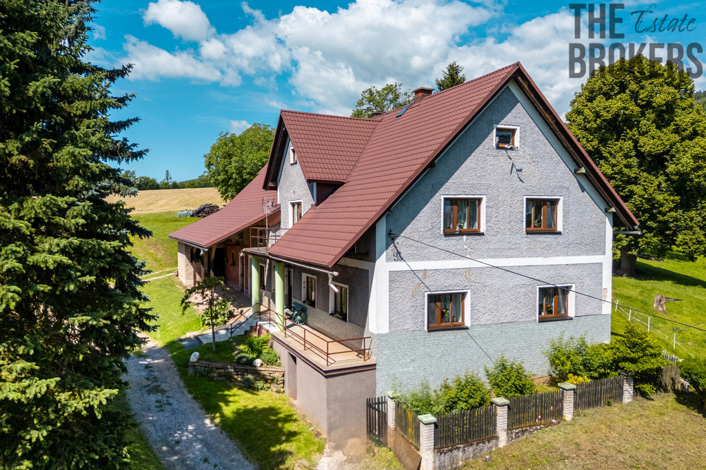 horni-lanov-prodej-rodinneho-domu-a-usedlosti-stodola-pozemky-10.jpg