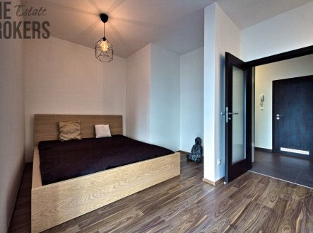 Pronájem bytu, 1+kk, 37 m²